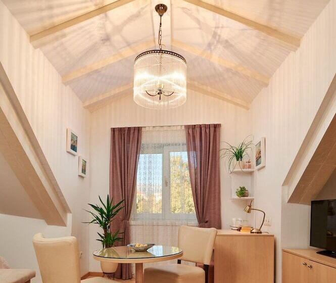 Quarto Quádruplo Deluxe, Lanterna Rooms