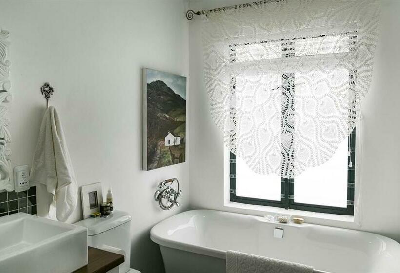 آپارتمان 2 خوابه, Narnia Guest House