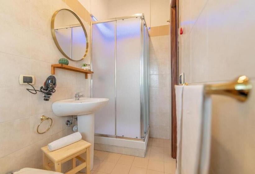 غرفة قياسية مطلّة علي الحديقة, Villa Rocla Guest House Pompei