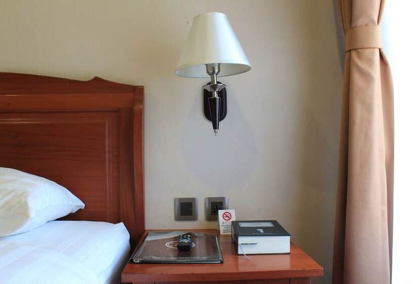 Хижина, Thong S Inn Hotel Kualanamu