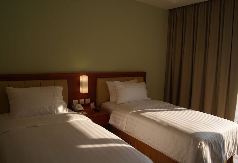 Номер Deluxe, Thong S Inn Hotel Kualanamu