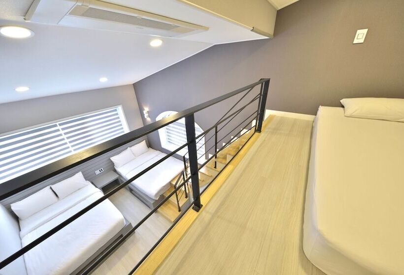Семейный Номер, With U Hotel & Guesthouse