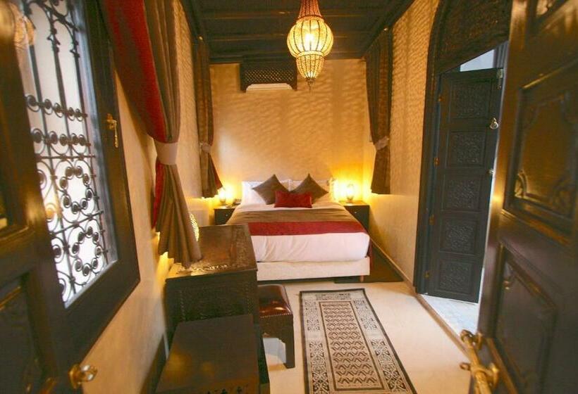 Standart Oda, Riad Omri