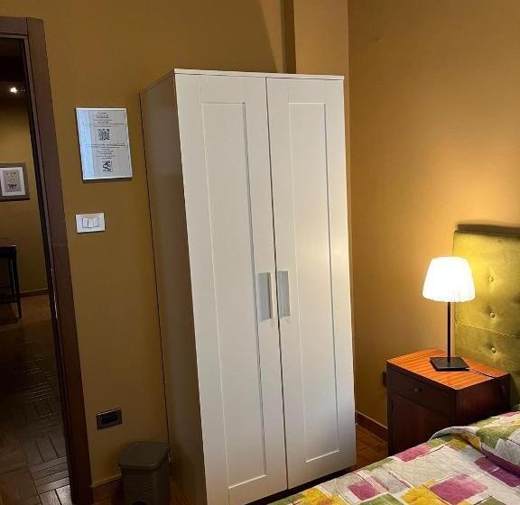 اتاق استاندارد یک تخته با سرویس بهداشتی مشترک, B&b Corso Porta Nuova 39
