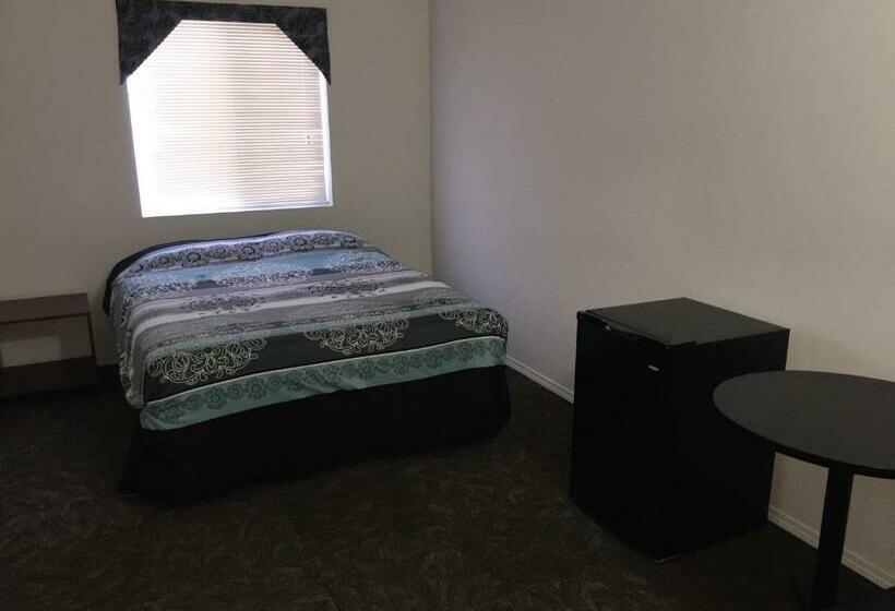 Номер Стандарт, Invermere Hostel