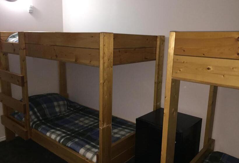 Четырехместный Номер Economy, Invermere Hostel