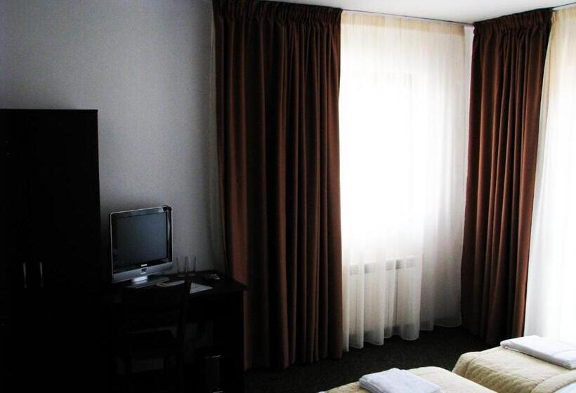 Трежместный Номер Economy, Park Hotel Eagle Stone