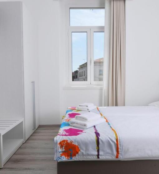 اتاق لوکس با چشم‌انداز شهر, Boutique Suites Joyce