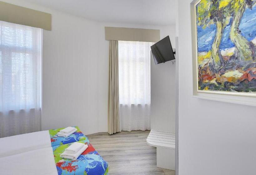 اتاق لوکس با چشم‌انداز شهر, Boutique Suites Joyce