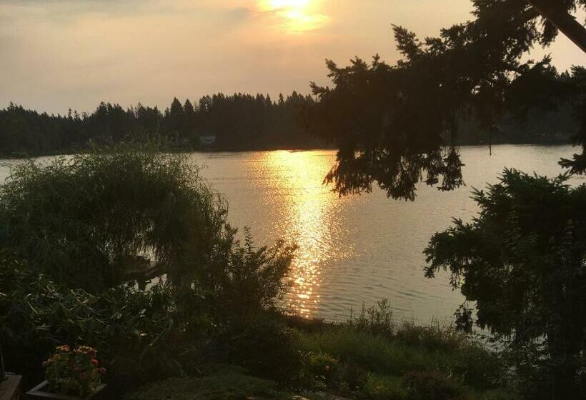 디럭스 스위트, Cottage Lake Bed And Breakfast