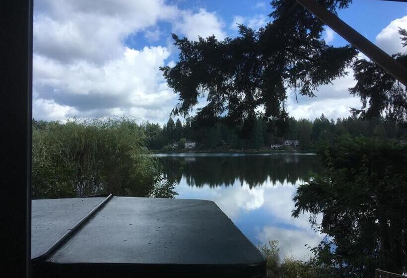 디럭스 스위트, Cottage Lake Bed And Breakfast