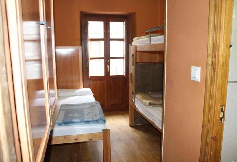 Номер Стандарт Трехместный, Albergue Refugio Sargantana