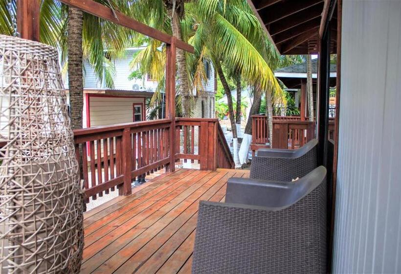 بانگلوی استاندارد با چشم‌انداز دریا, Coconut Tree West Bay