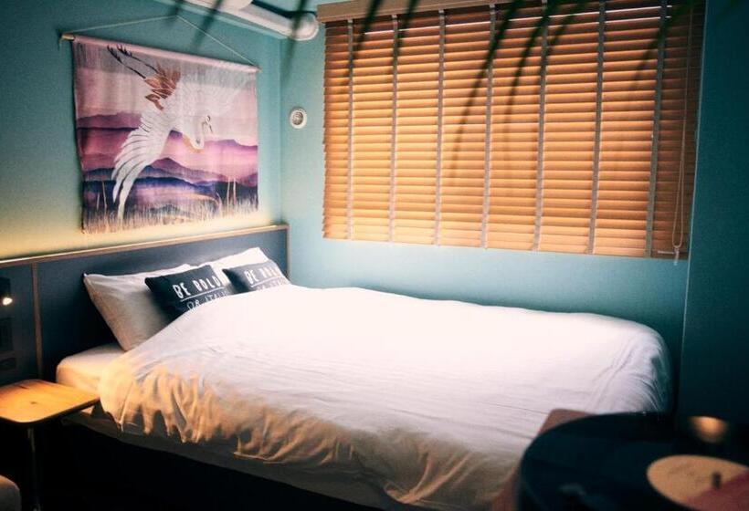Quarto Estandar, She Kyoto