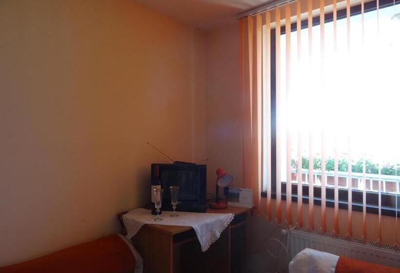 Семейный Номер, Family Hotel Rose