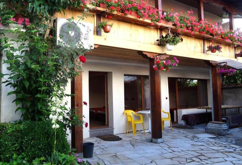 Семейный Номер, Family Hotel Rose