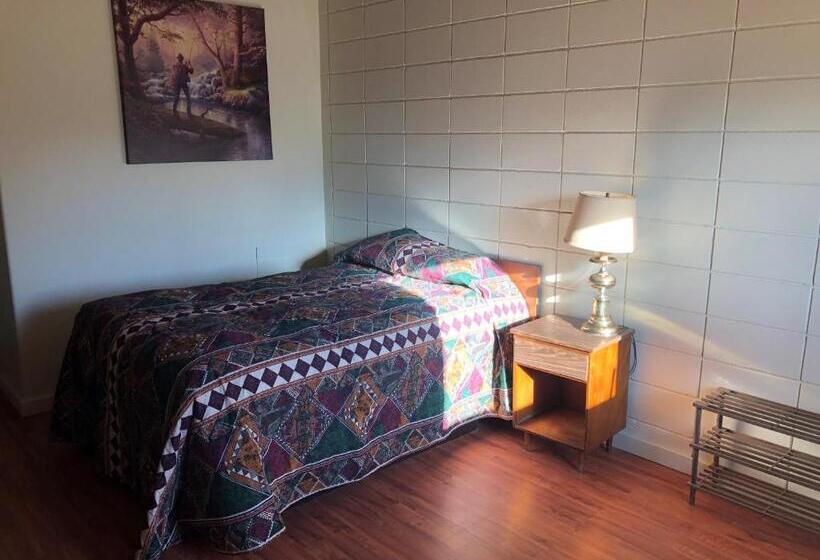 标准单人间, Superlodge Lloydminster