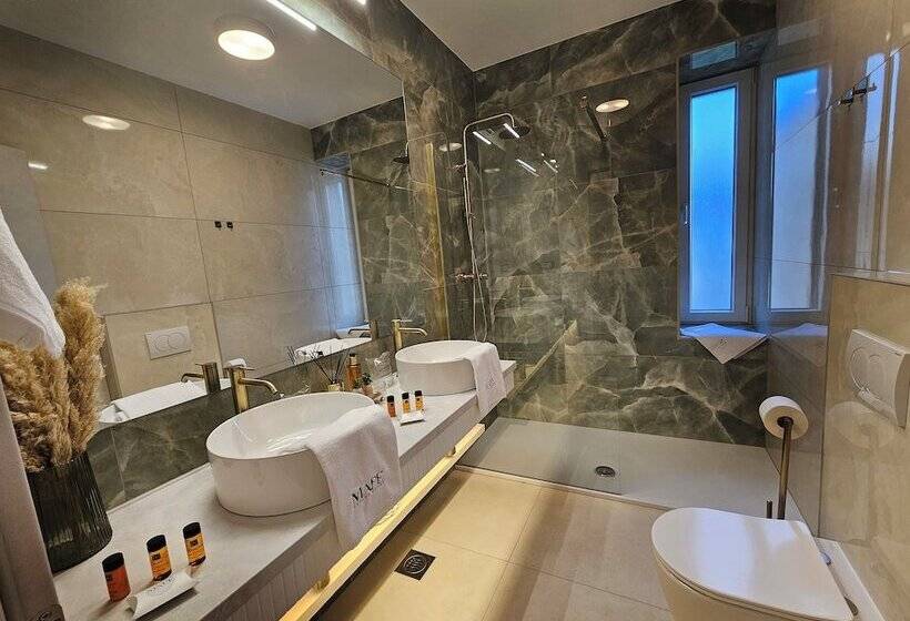 اتاق لوکس با چشم‌انداز دریا, Mape Luxury Rooms