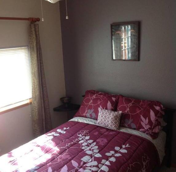 Номер Стандарт с Балконом, A Hyde Away Inn B&b