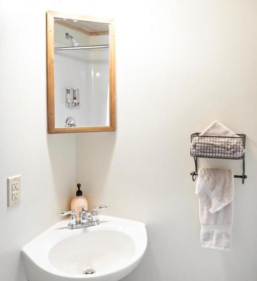 Номер Стандарт, A Stay Inn Ely
