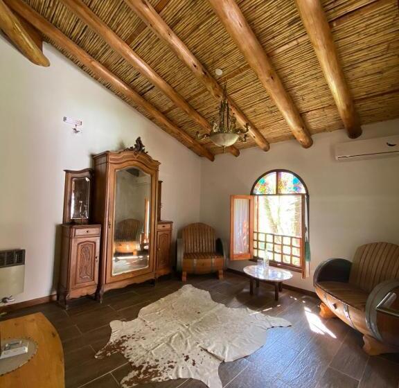 마스터 룸, Casa De Coria