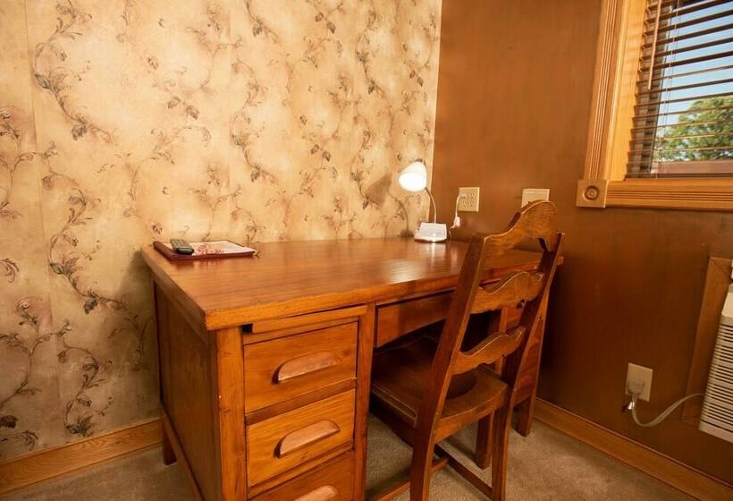 Люкс, Blue Spruce Motel