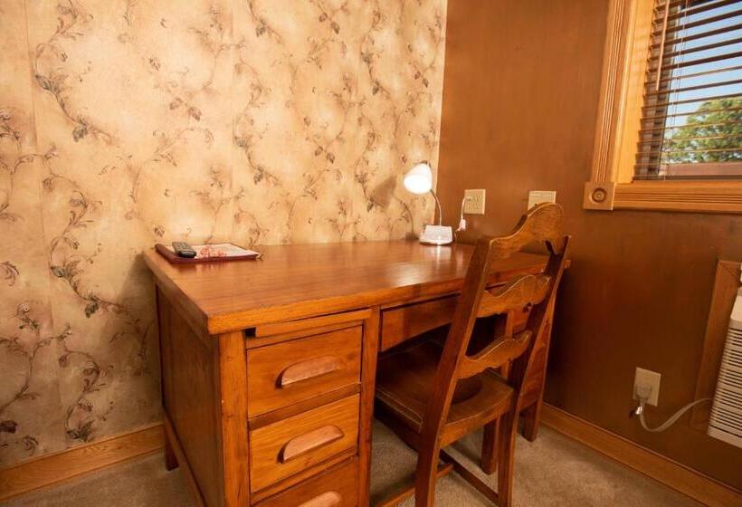 Люкс, Blue Spruce Motel