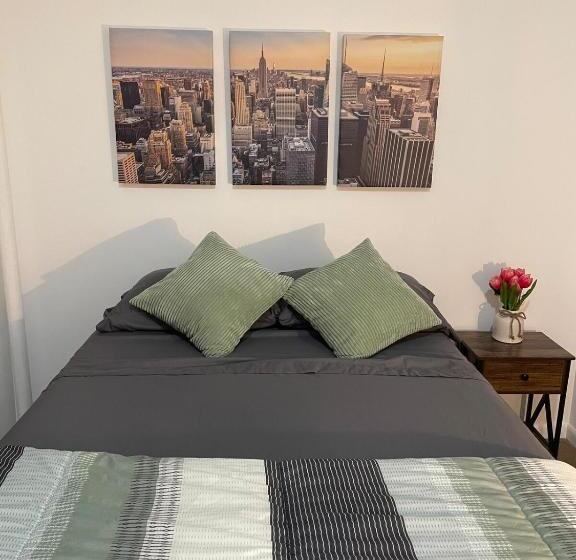 Quarto Economy, Comfy Guest House By Columbus Circle