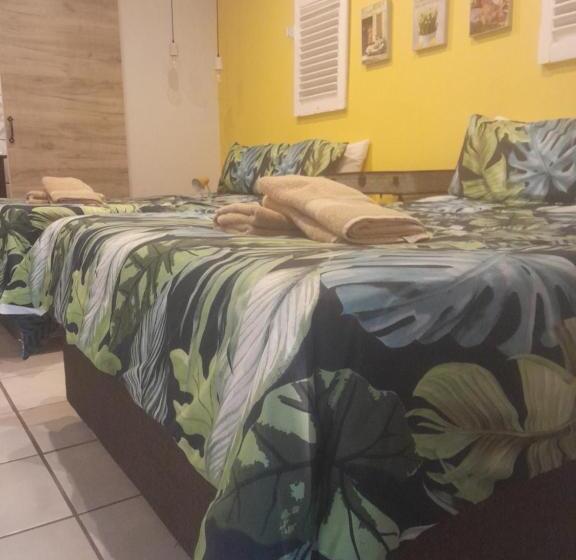 Семейный Номер, Opiepad Guesthouse