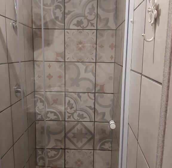 Семейный Номер, Opiepad Guesthouse