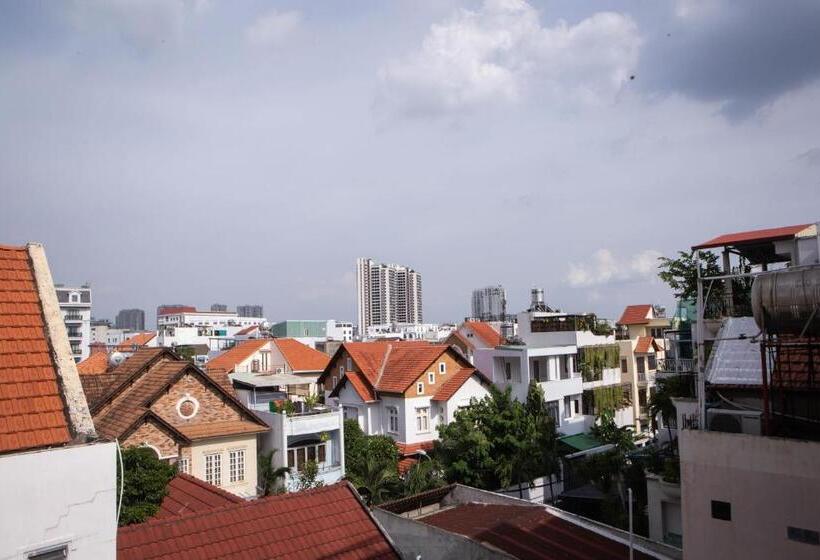سوئیت با بالکن, Notre Maison 7  Villa