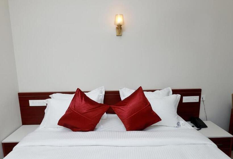 Büyük Çift Kişilik Yataklı Standart Oda, K Grandeur Hotels