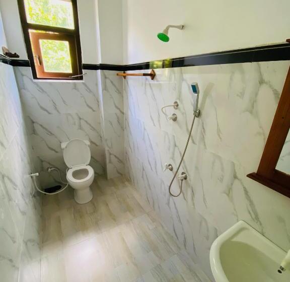 اتاق لوکس, Golden City Resort Anuradhapura