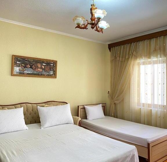 اتاق خانوادگی, Roelka Guest House