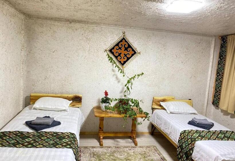اتاق استاندارد سه نفره, Svetlaya Polyana