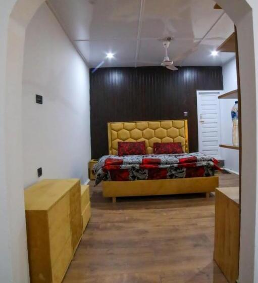 اتاق لوکس با تخت بزرگ, Gashabrum Hotel & Restaurant