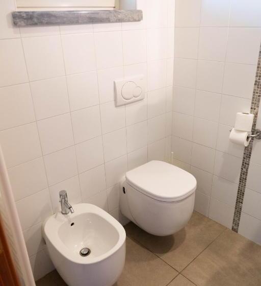 スタンダードトリプルルーム, Bagno Lunezia
