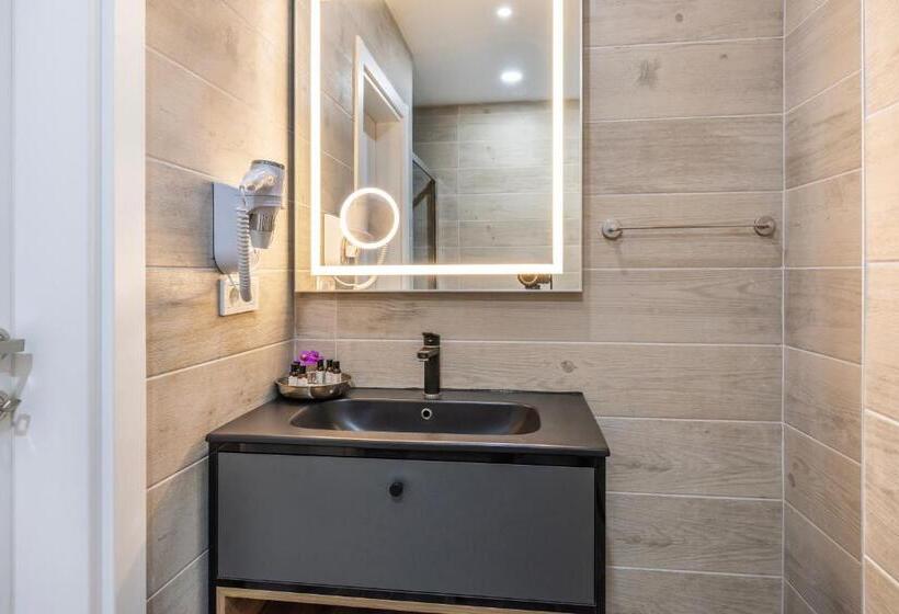 סוויטת ג'וניור נוף לים, Hillora Hotel Buyukada