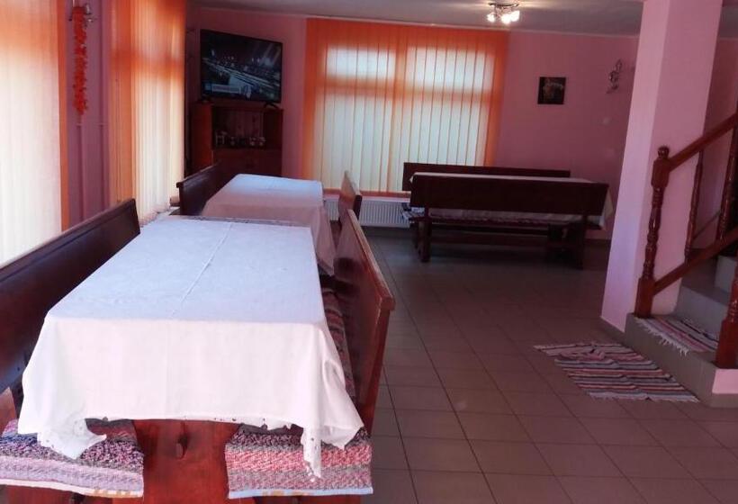 اتاق لوکس با بالکن, Casa Andreea Maria