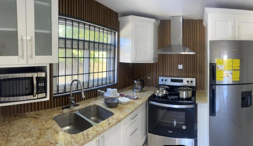 اتاق استاندارد, Richmond Hartland Suite