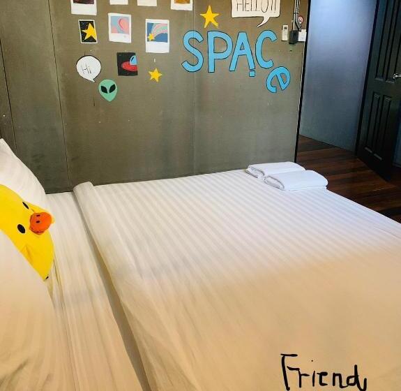 اتاق استاندارد با سرویس بهداشتی مشترک, Enterspace Chinatown