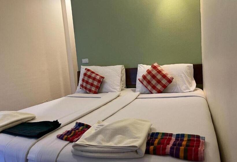 اتاق استاندارد, Thanicha Resort Amphawa