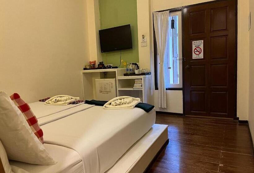 اتاق استاندارد, Thanicha Resort Amphawa