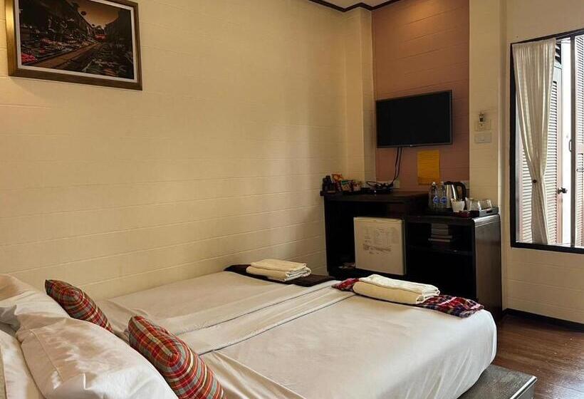 اتاق سوپریور, Thanicha Resort Amphawa