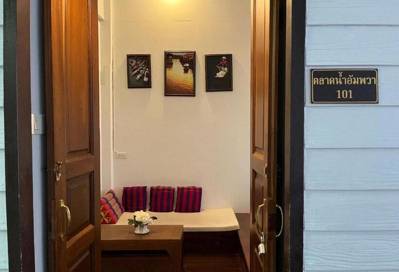 Deluxe Suite King Bed, Thanicha Resort Amphawa