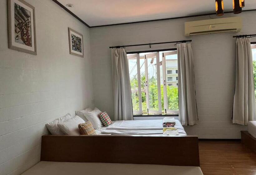 اتاق خانوادگی, Thanicha Resort Amphawa