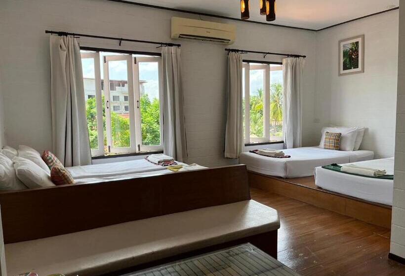 اتاق خانوادگی, Thanicha Resort Amphawa