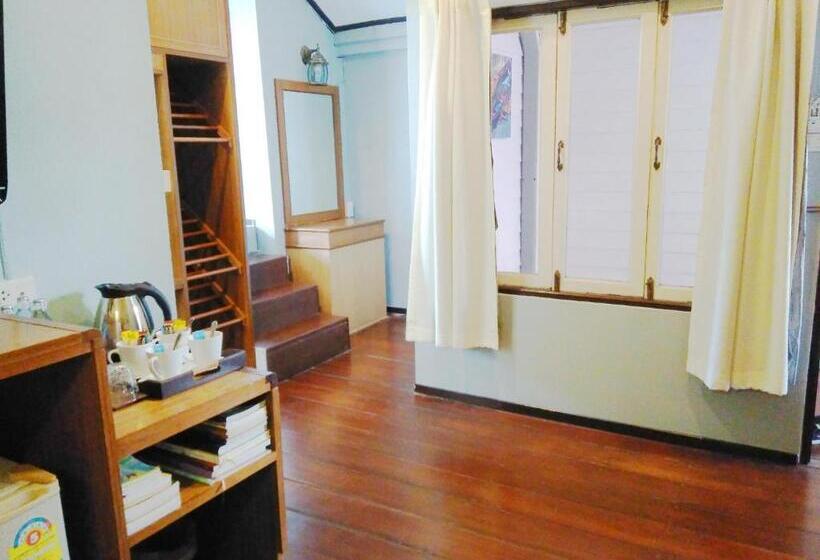 سوییت خانوادگی, Thanicha Resort Amphawa