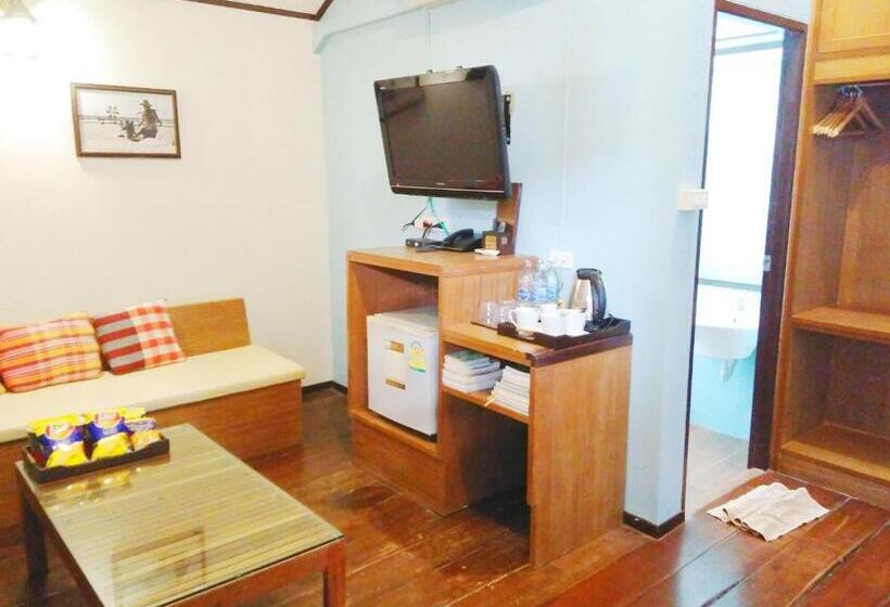 سوییت خانوادگی, Thanicha Resort Amphawa