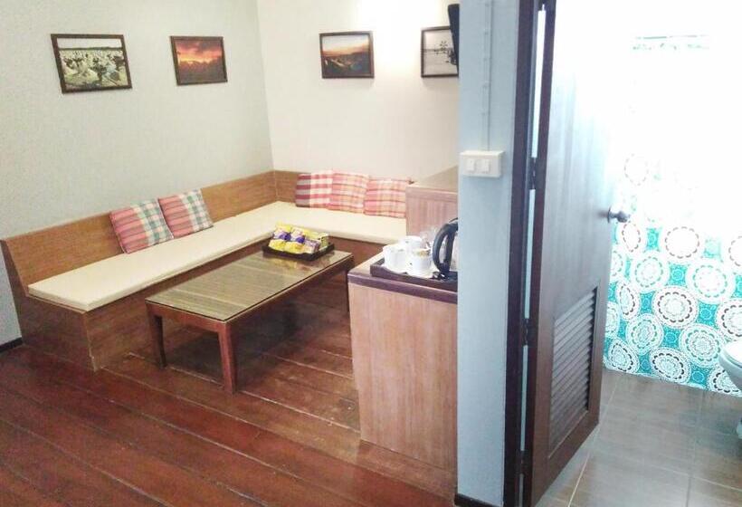 سوییت خانوادگی, Thanicha Resort Amphawa